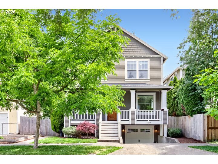 Property Photo:  7604 N Washburne Ave  OR 97217 
