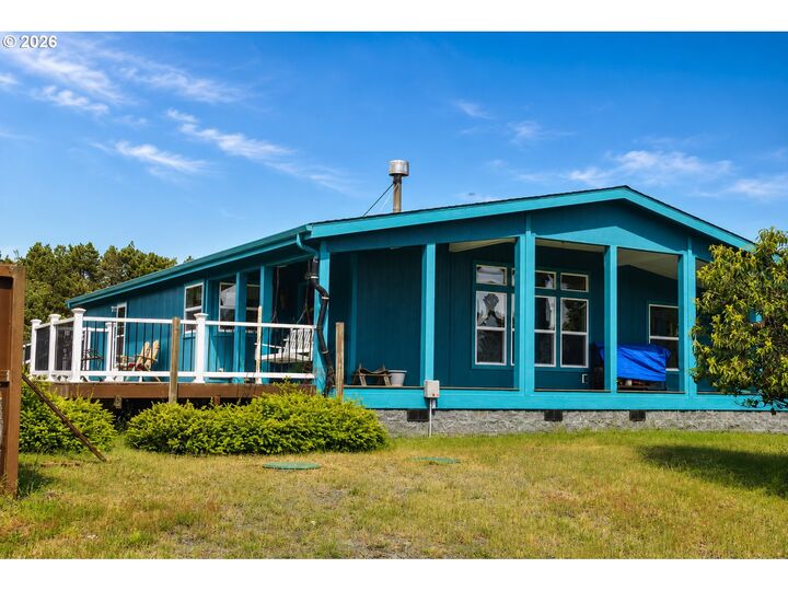 Property Photo: 24120 Carpenterville Rd OR 97444
