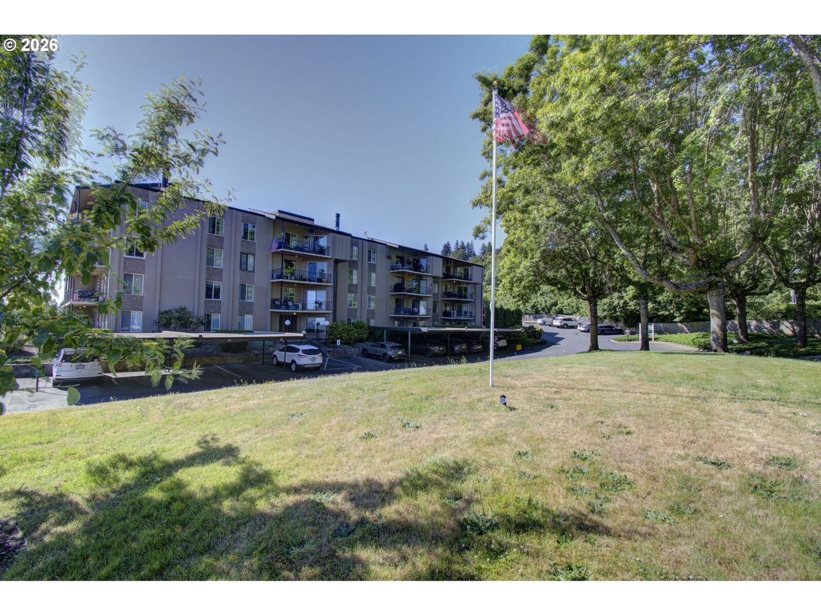 Property Photo:  5585 E Evergreen Blvd 5302  WA 98661 