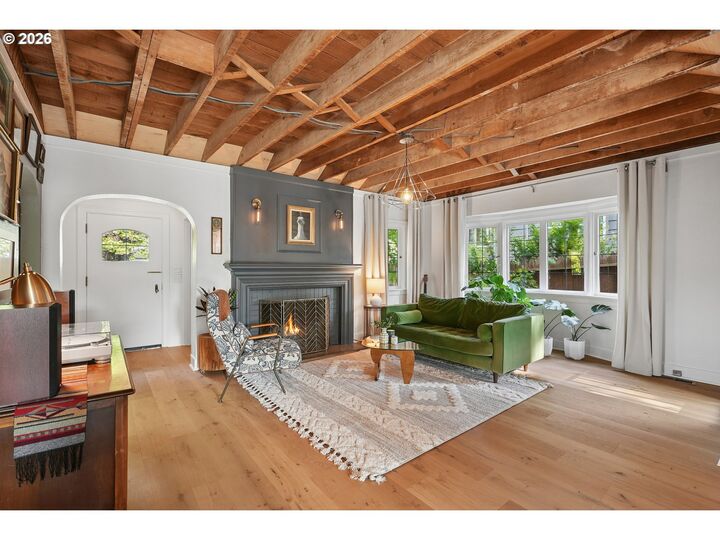 Property Photo:  4629 NE 35th Pl  OR 97211 