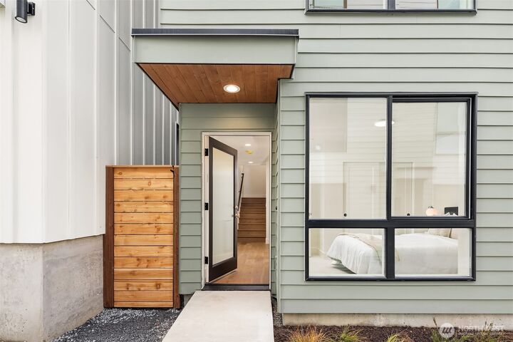 Property Photo: 4418 1st Avenue NE A WA 98105