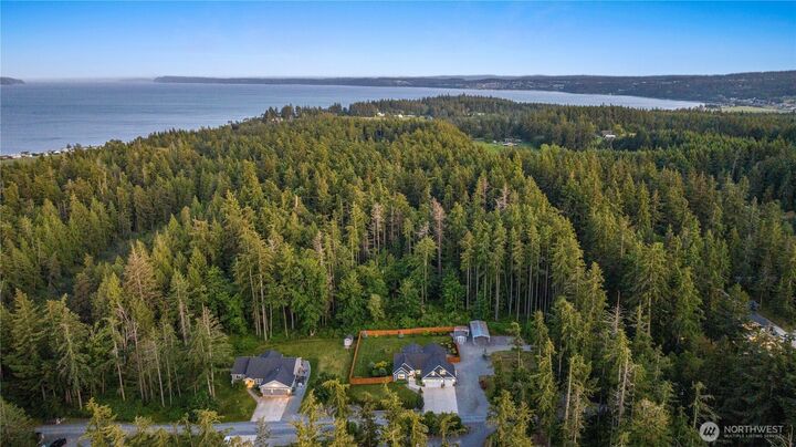 Property Photo: 520 Konnerup Court WA 98282