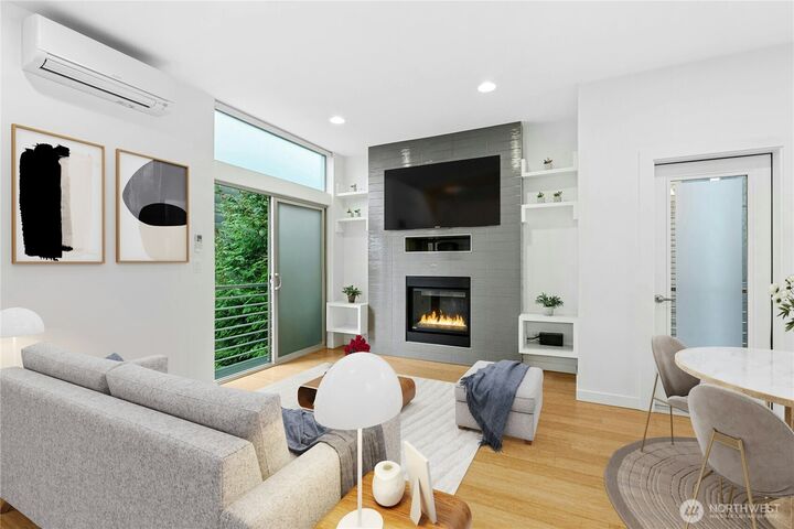 Property Photo:  2114 E James Street  WA 98122 