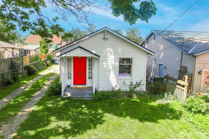 Property Photo:  4051  19th Avenue SW  WA 98106 