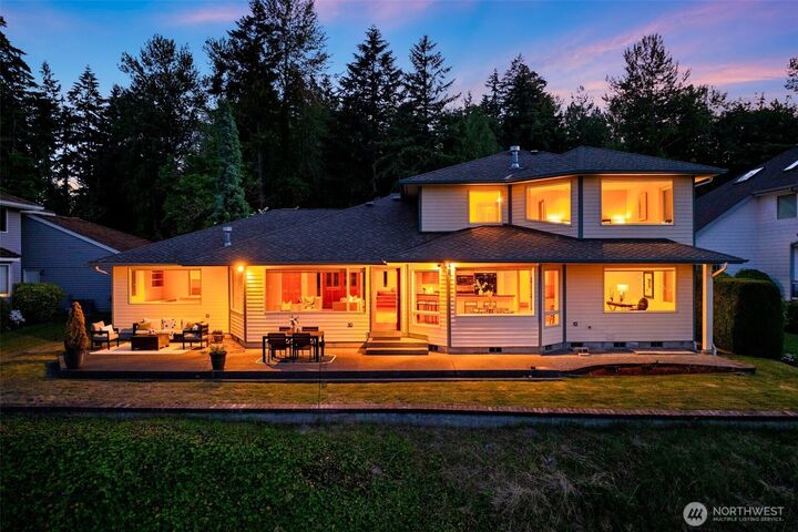 Property Photo:  1312  W Street NW  WA 98001 
