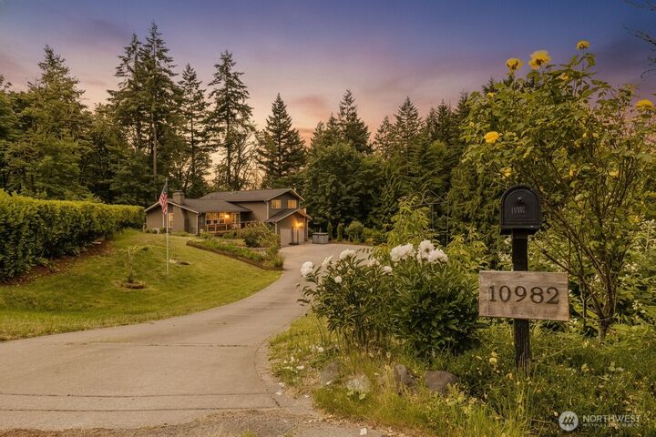 Property Photo:  10982 SE View Place S  WA 98367 