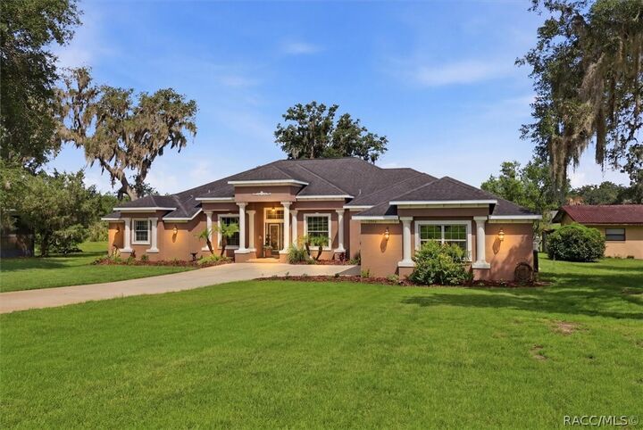 Property Photo: 3028 S Davis Lake Drive FL 34450