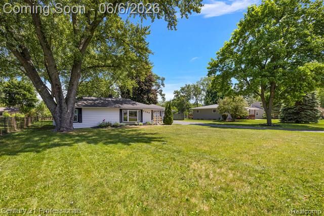 Property Photo:  5360 Frankwill Avenue  MI 48346 