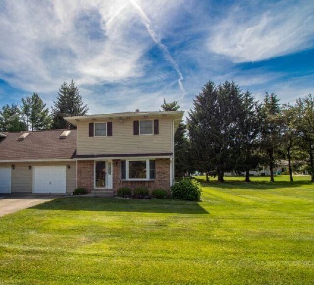 Property Photo:  117 Wildwood Boulevard  IN 47362 