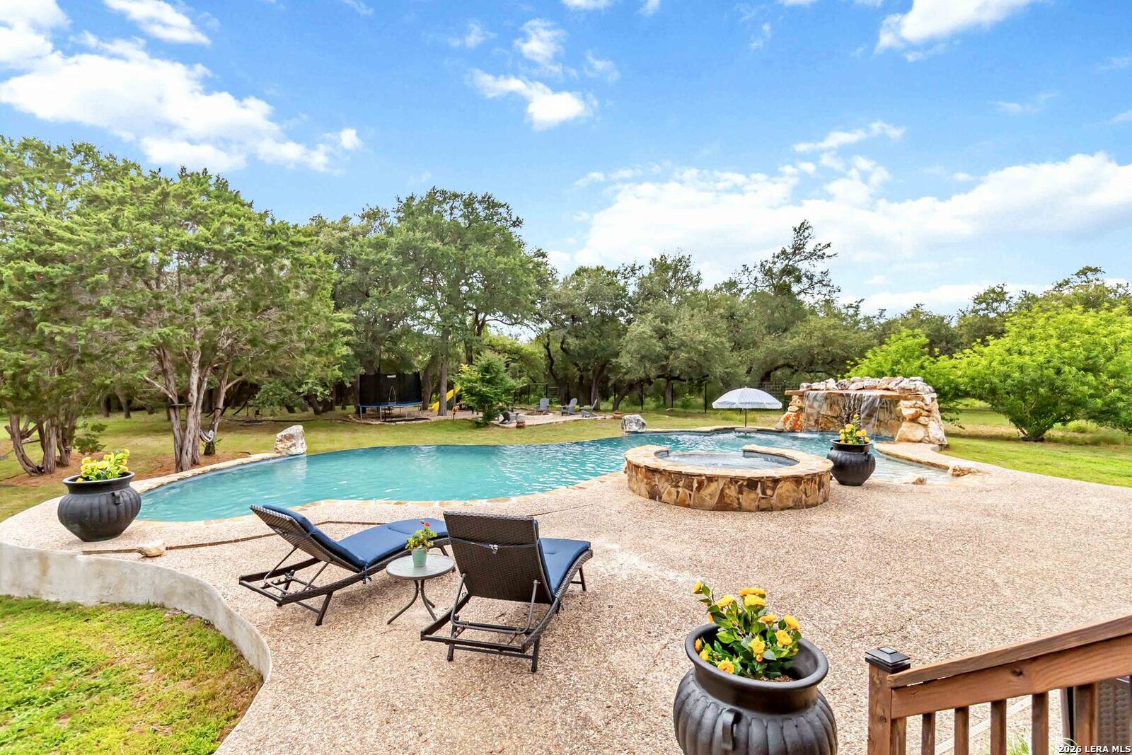 Property Photo:  318 Berry Oaks Dr  TX 78163 