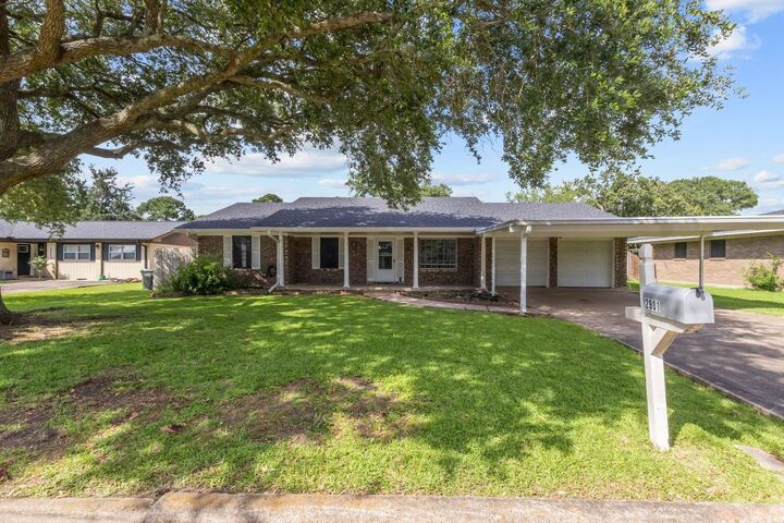Property Photo: 2901 Beldon TX 77642