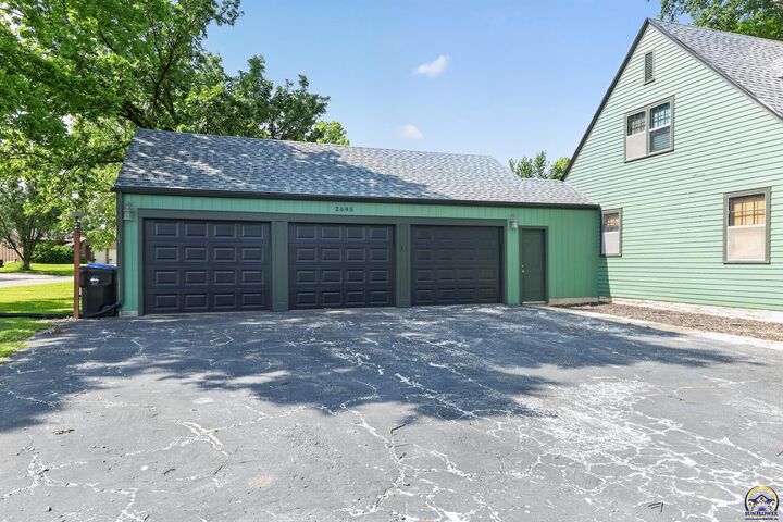 Property Photo:  2645 SE 29th St  KS 66605 