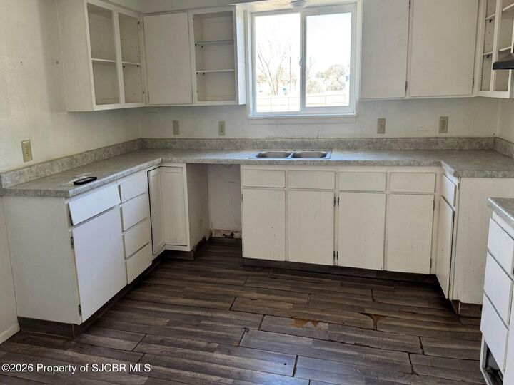Property Photo:  403 E Cedar Avenue  NM 87413 