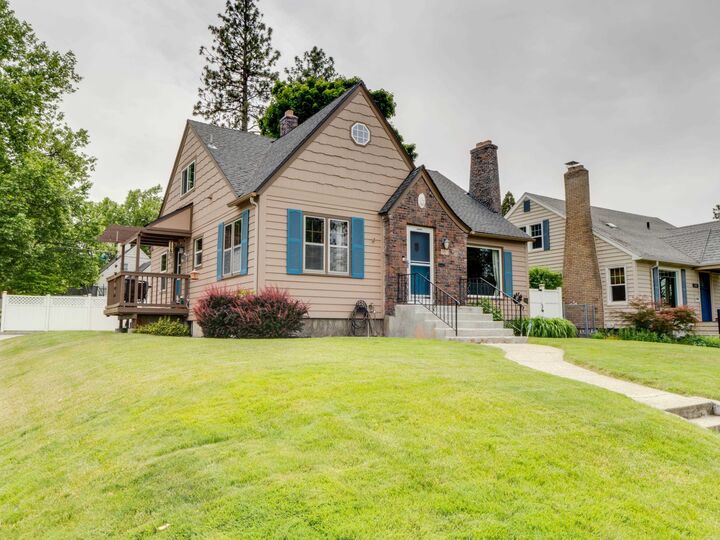 Property Photo: 1103 W 27th Ave WA 99203