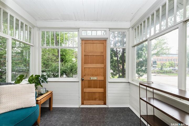 Property Photo:  840 8th Avenue N  SK S7K 2X2 