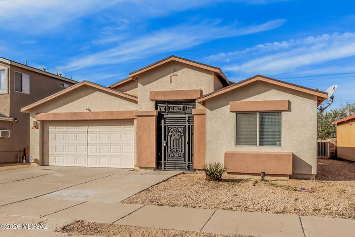 Property Photo: 6662 S Avenida Santa Carolina AZ 85756