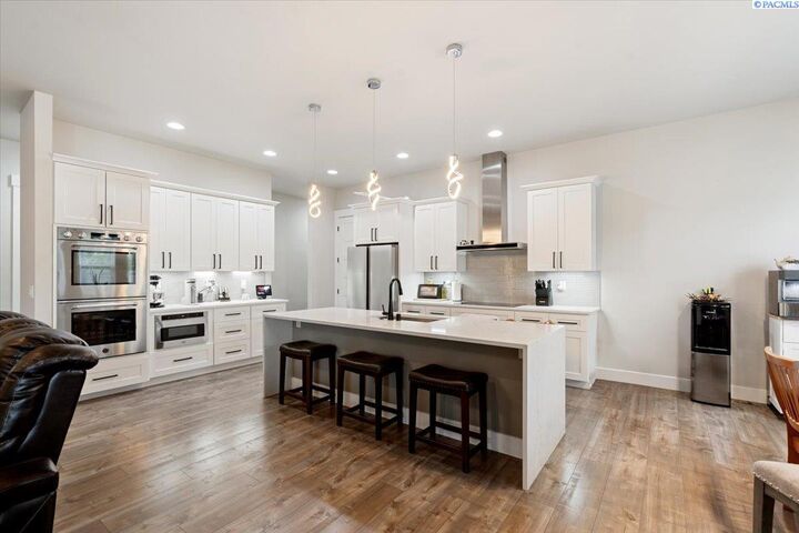 Property Photo: 2917 Road 100 WA 99301