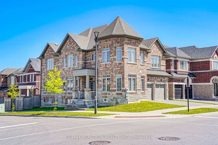 2431 Hibiscus Drive — photo 1