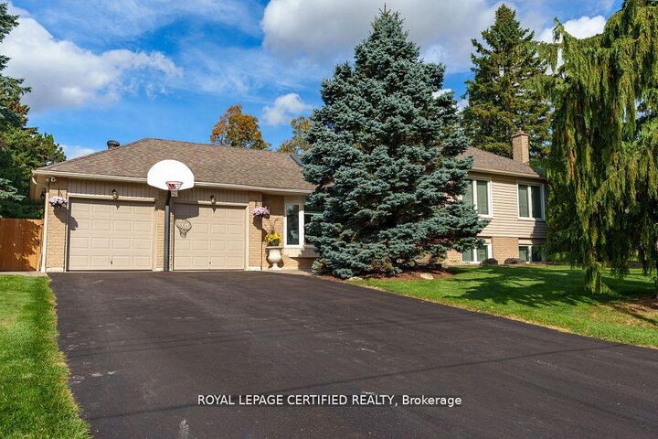 Property Photo: 12 Kevinwood Drive ON L7K 0Z1