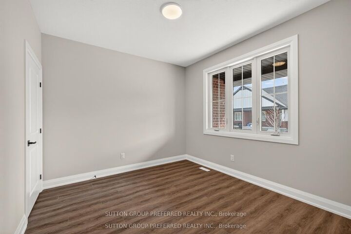 Property Photo: 175 Glengariff Drive 28 ON N5P 0G1