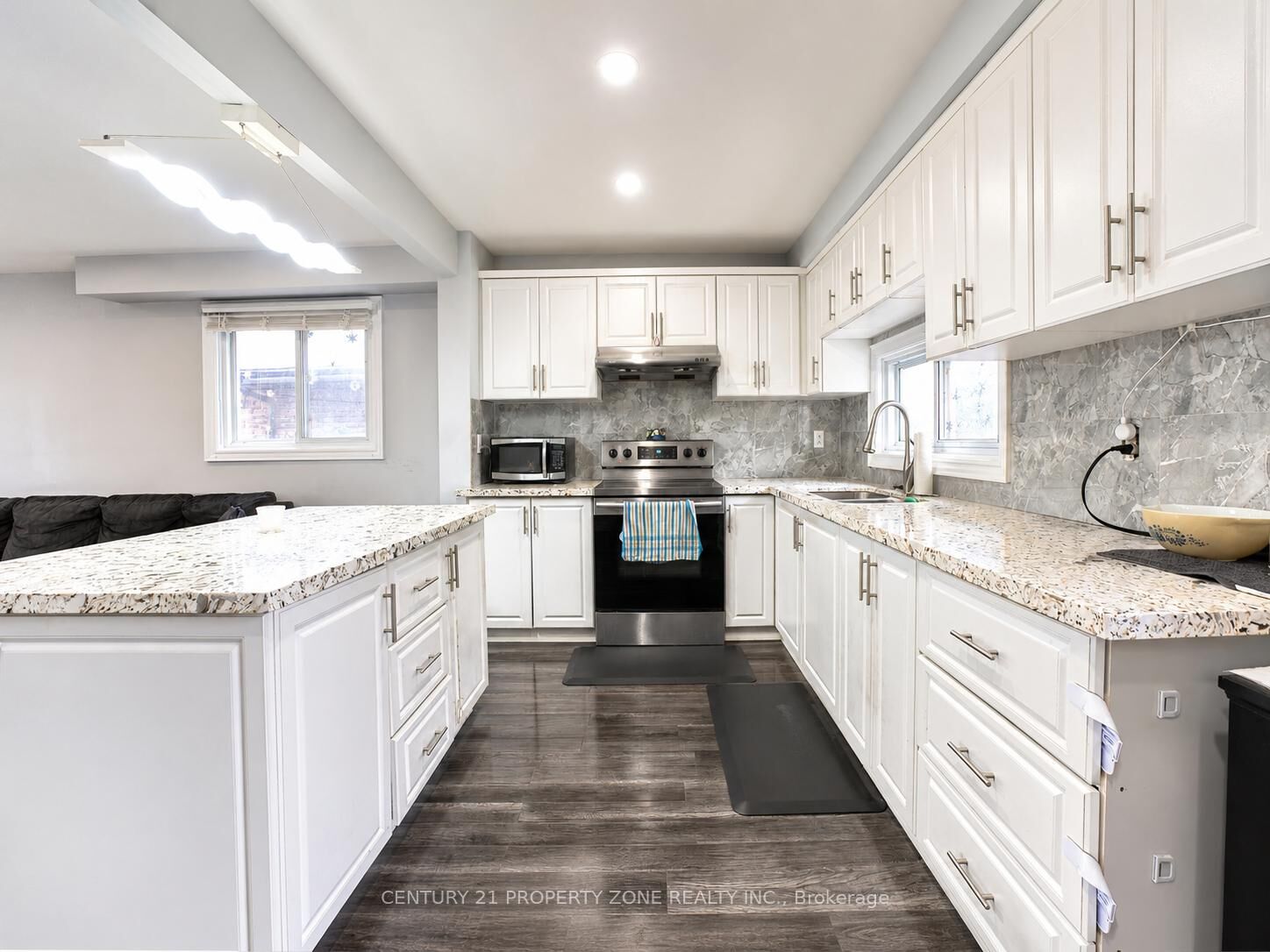 Property Photo: 7652 Roselle Crescent ON L4T 3N2