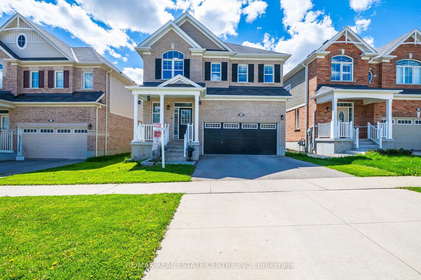 Property Photo: 460 Equestrian Way ON N3E 0B6