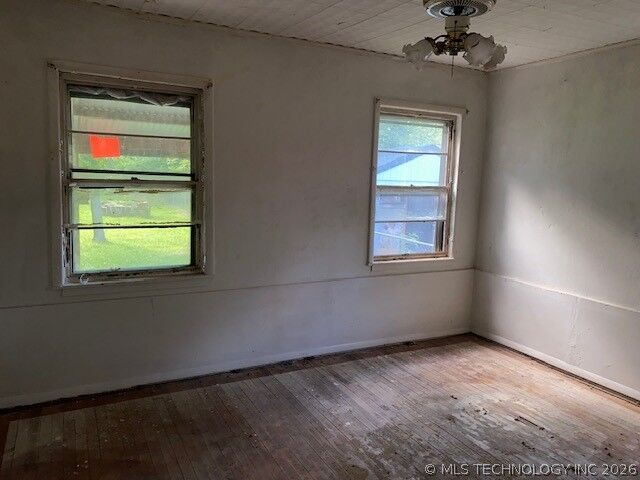 Property Photo: 1008 N K Street OK 74403