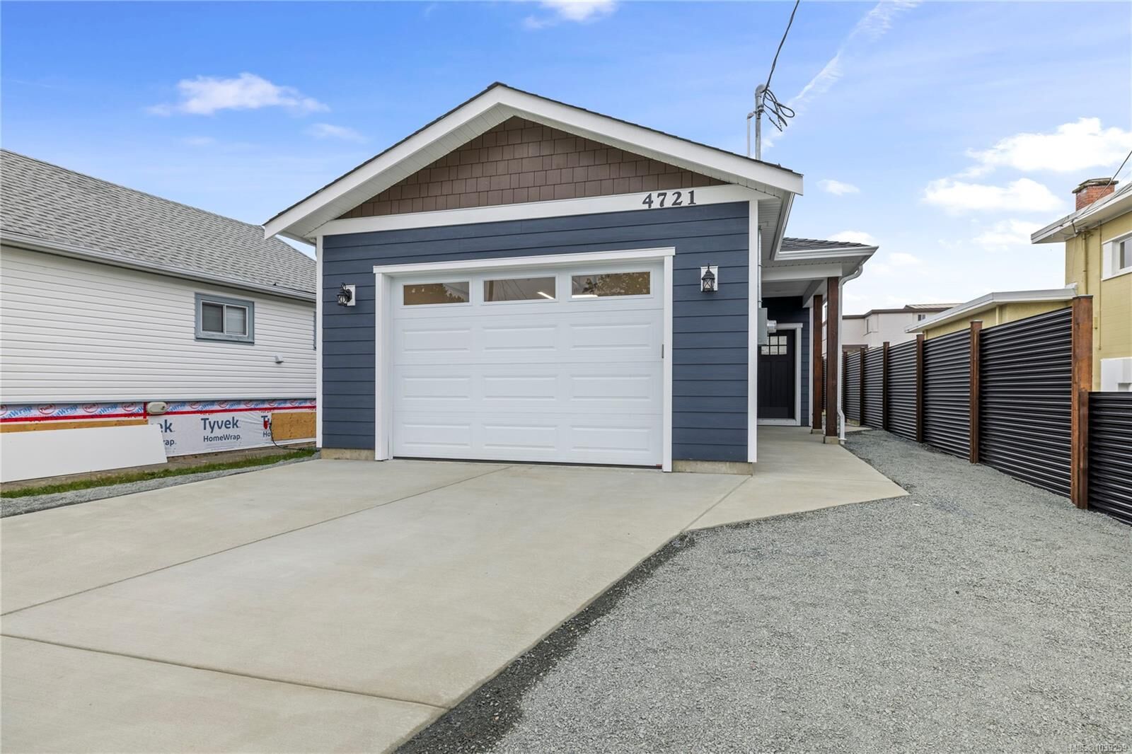 Property Photo: 4721 Elizabeth St BC V9Y 6M1