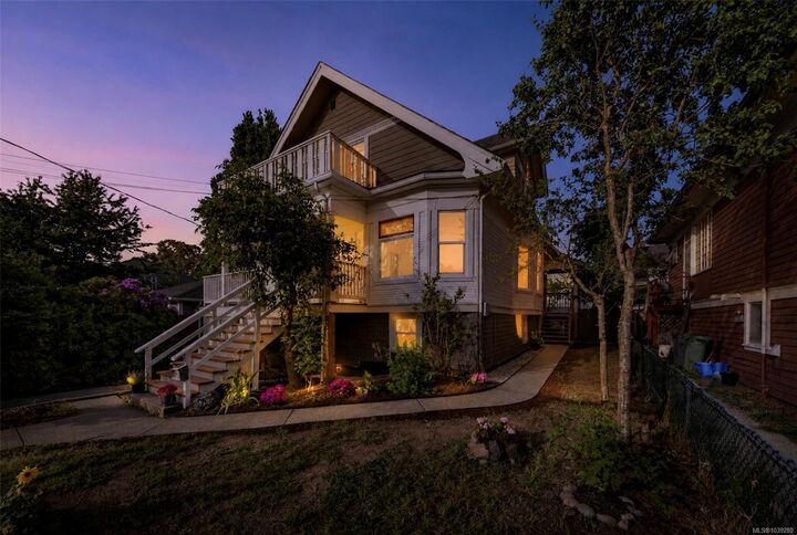 Property Photo:  3109 Glasgow St  BC V8X 1L8 