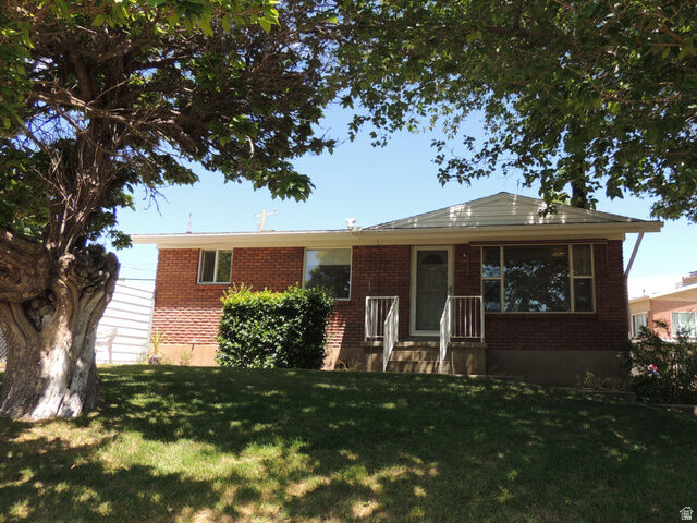Property Photo:  380 E 300 N  UT 84015 