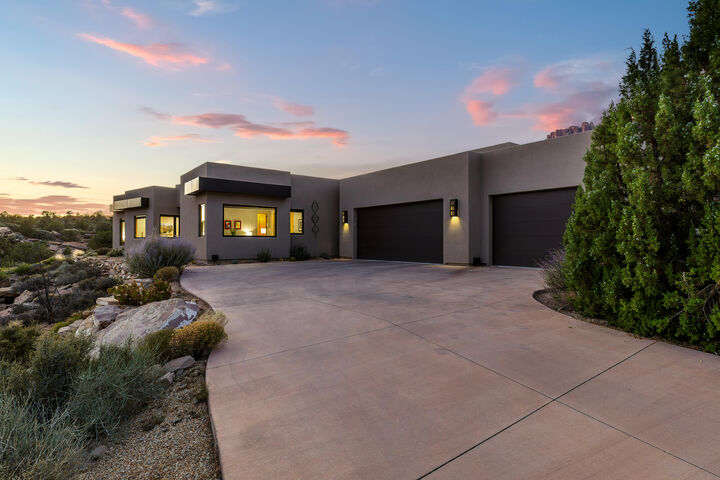 Property Photo:  3000 Navajo Way  UT 84767 