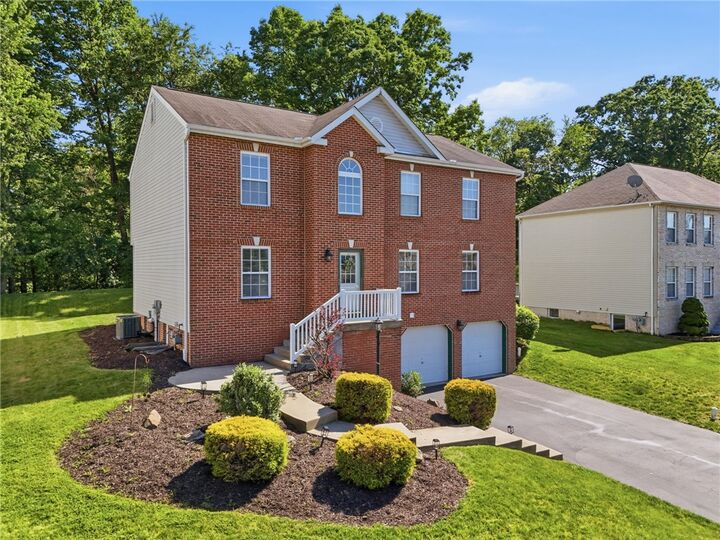 Property Photo:  222 Macduff Ct  PA 15044 