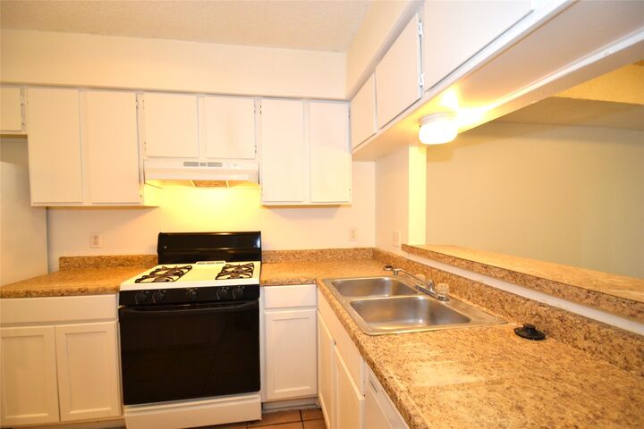 Property Photo:  1202 Southport Drive D  TX 78704 
