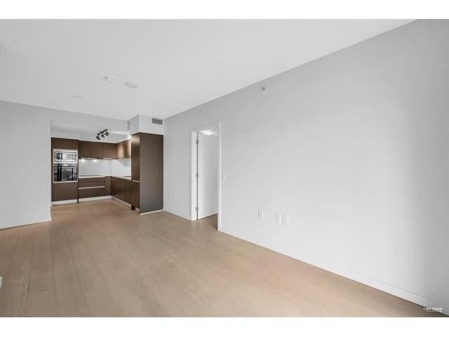 Property Photo:  180 East 2nd Avenue 31X  BC V5T 0K4 