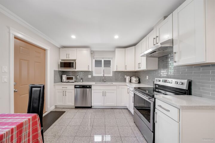 Property Photo: 7531 Oak Street BC V6P 4A4