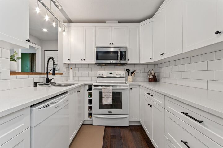 Property Photo:  45640 Storey Avenue 50  BC V2R 3C5 