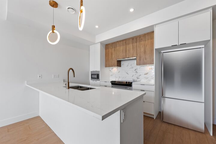 Property Photo:  2233 156 Street 403  BC V4A 4V3 