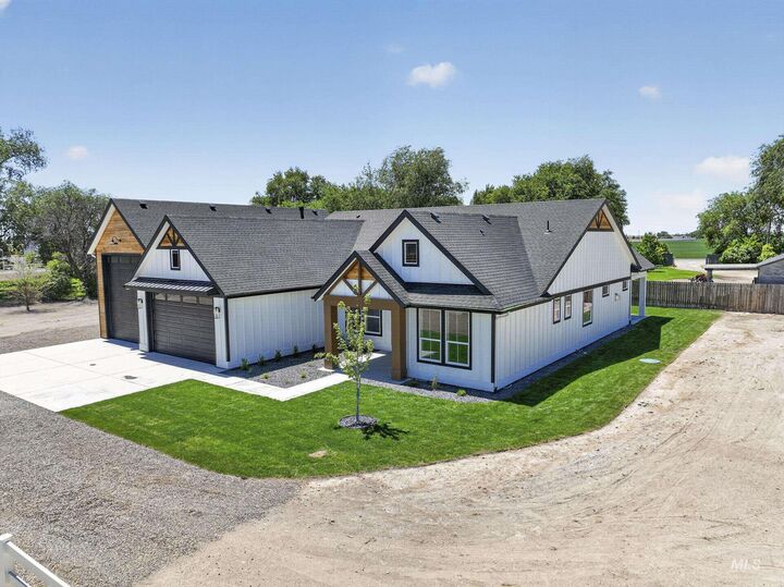Property Photo:  5540 SE Greenwood Ave  ID 83647 