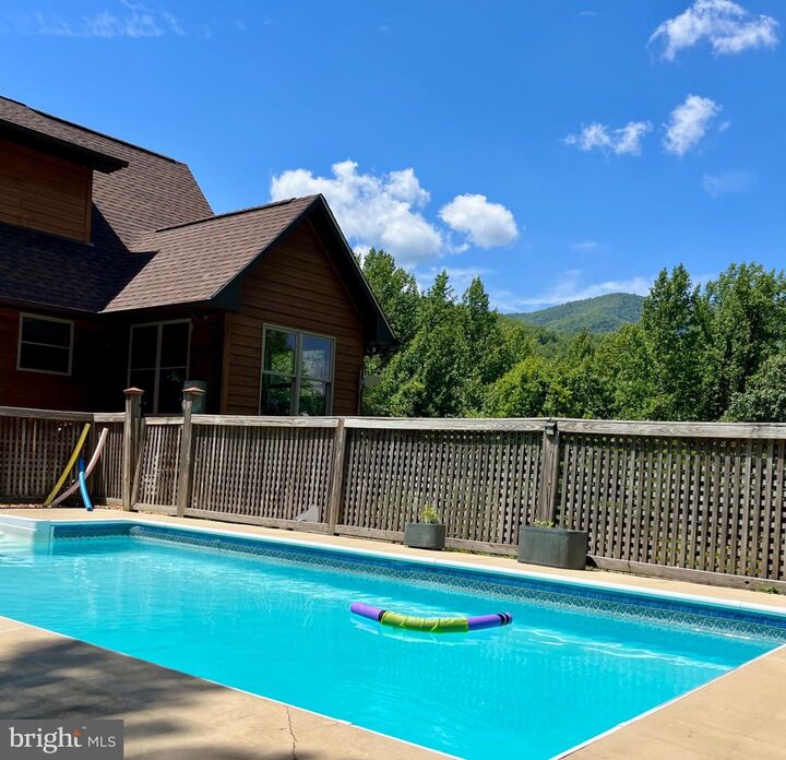 Property Photo: 2411 Quaker Run Road VA 22711
