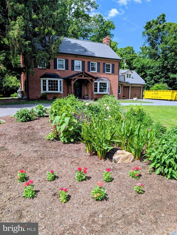 Property Photo: 5827 Lincoln Highway PA 17527