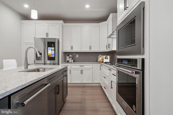 Property Photo:  512 Fullerton Farm Court 19  PA 18914 