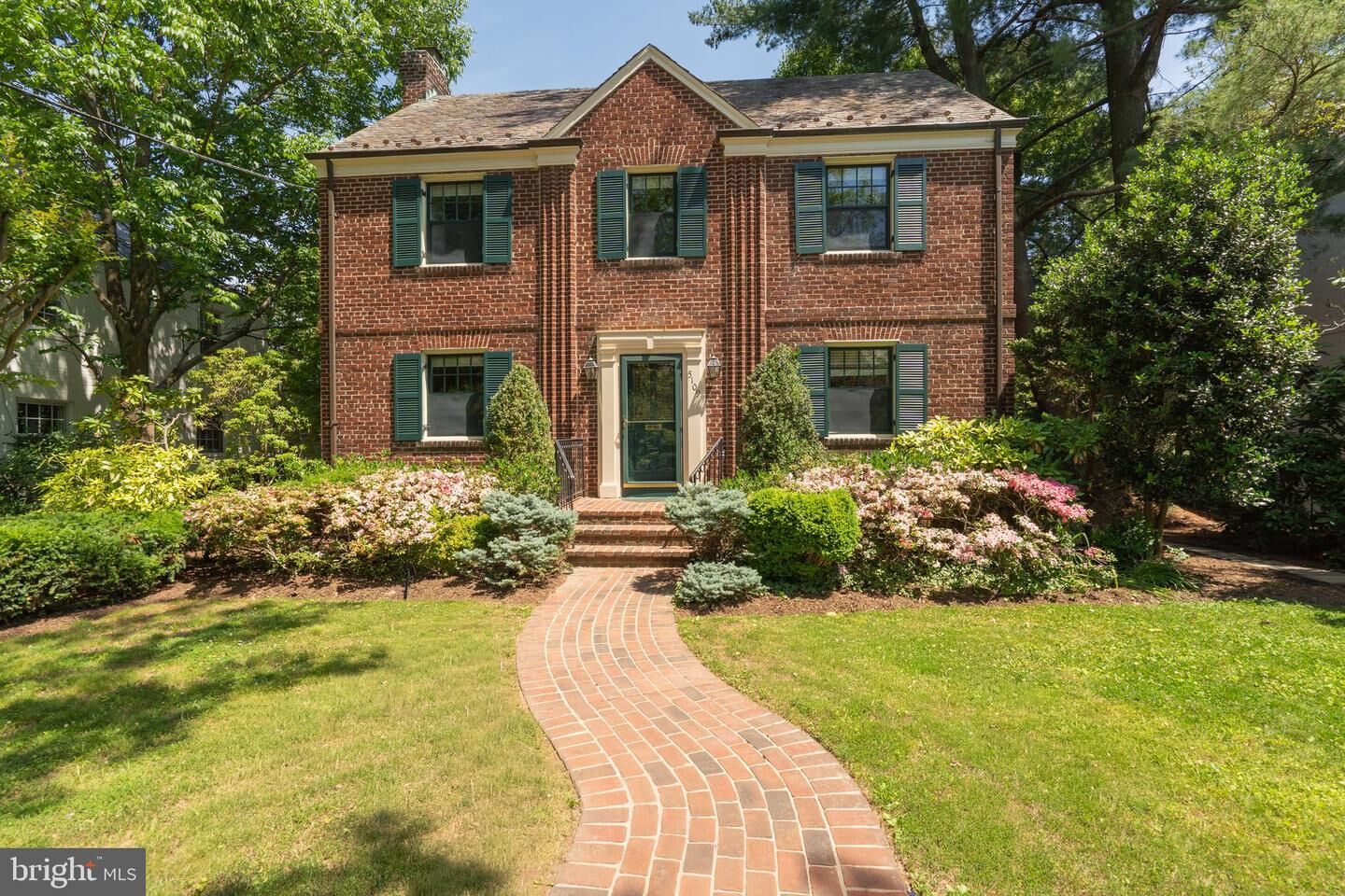 Property Photo: 5109 Chevy Chase Parkway NW DC 20008