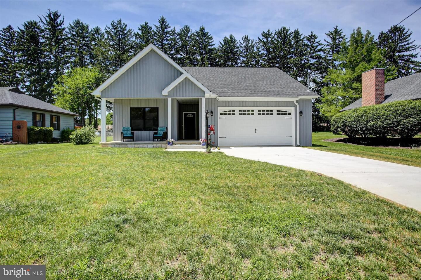 Property Photo:  