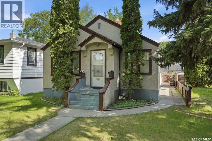 Property Photo:  525 5th Street E  SK S7H 1G2 