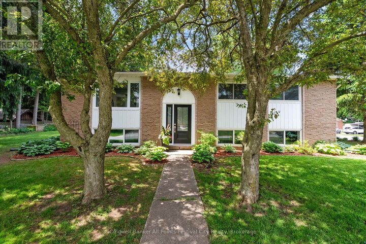 Property Photo: 398 Townsend Street ON N0M 1L0