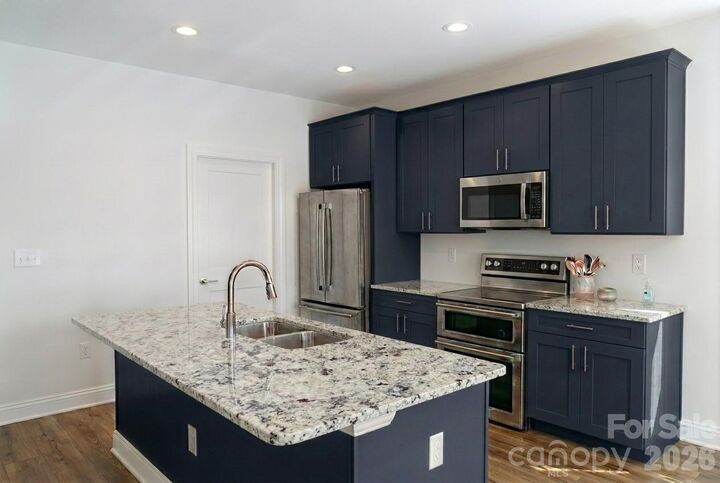 Property Photo: 323 Mingus Street NC 28716