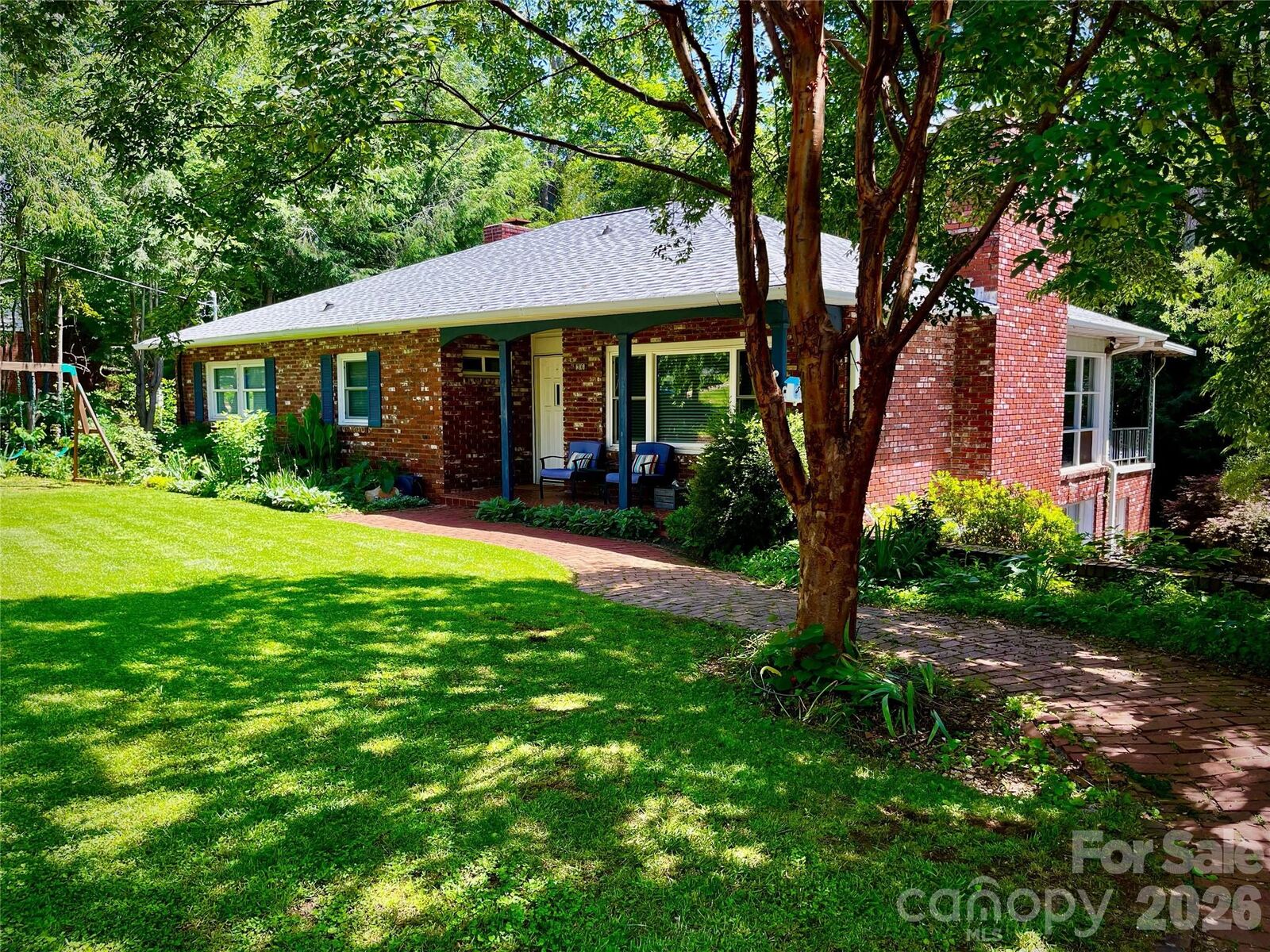 Property Photo: 36 Clarendon Road NC 28806