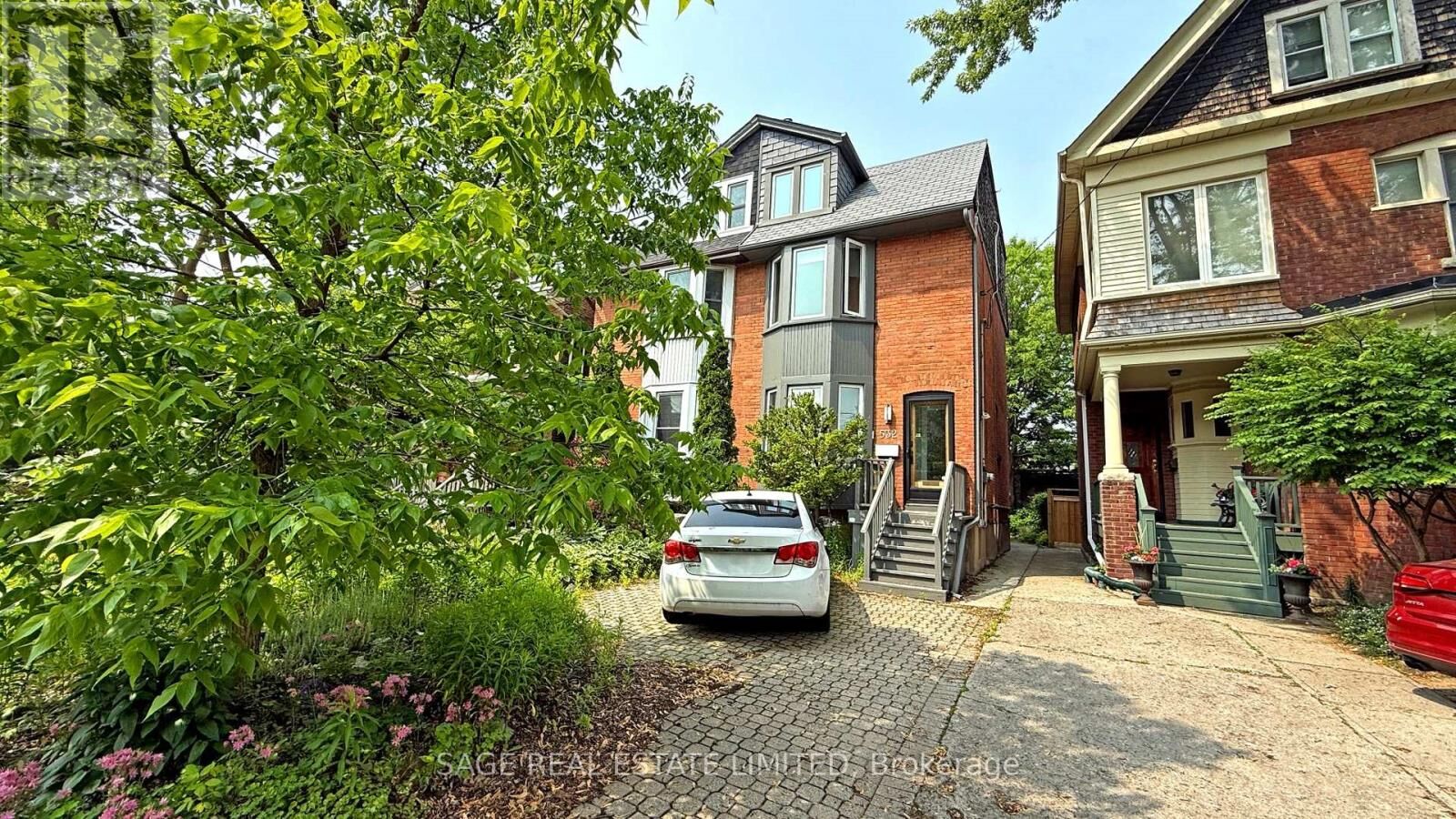 Property Photo:  532 Brunswick Avenue Lower  ON M5R 2Z5 