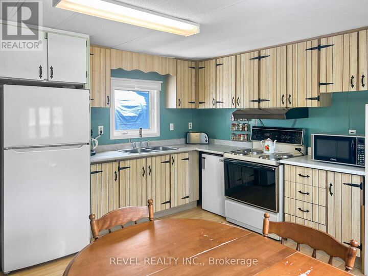 Property Photo:  96 Notre Dame Place  ON P4R 0E1 