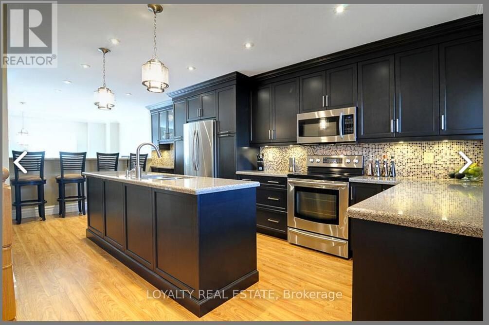 Property Photo:  33 Sprucedale Way  ON L1N 9T9 